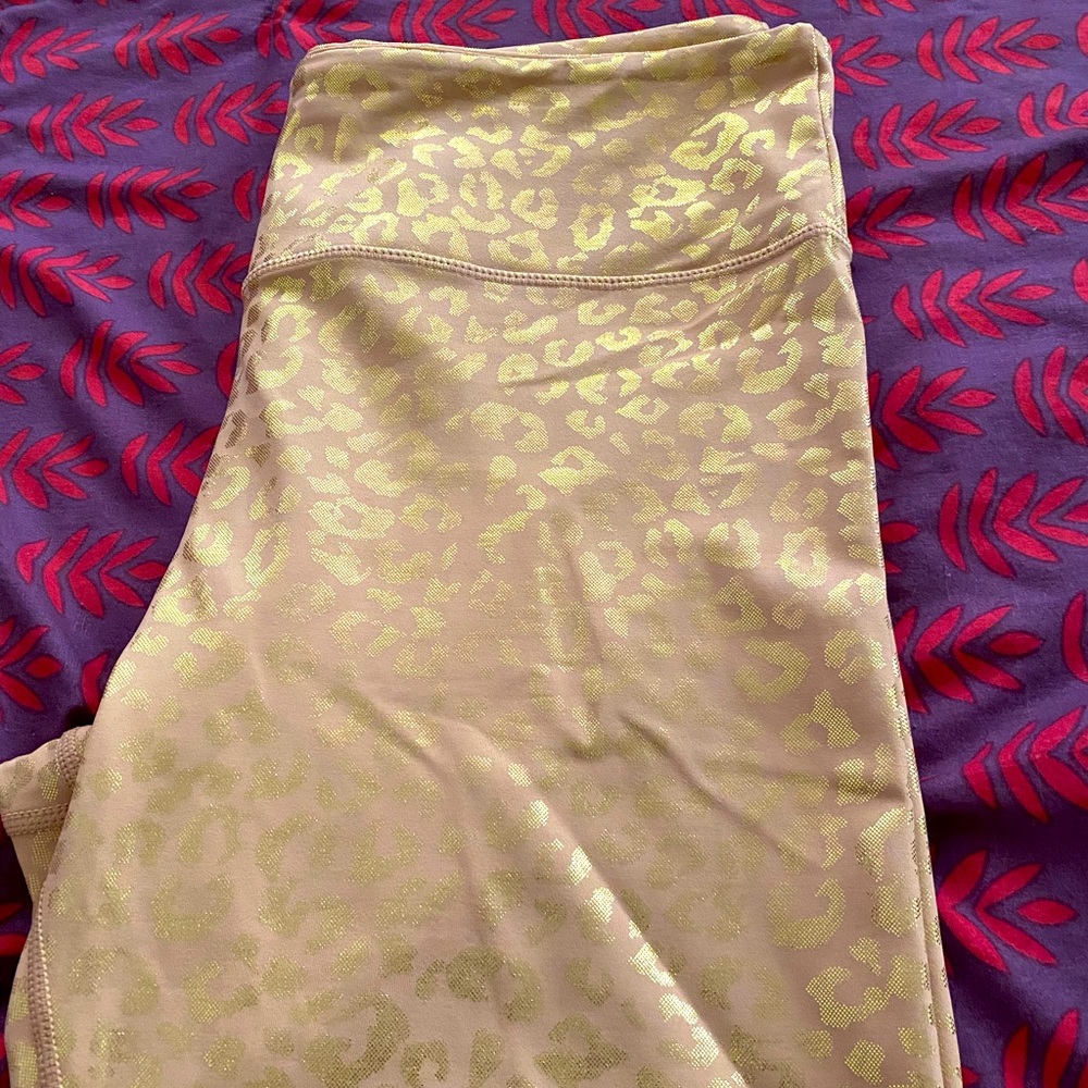 Zyia Gold leopard LnT leggings